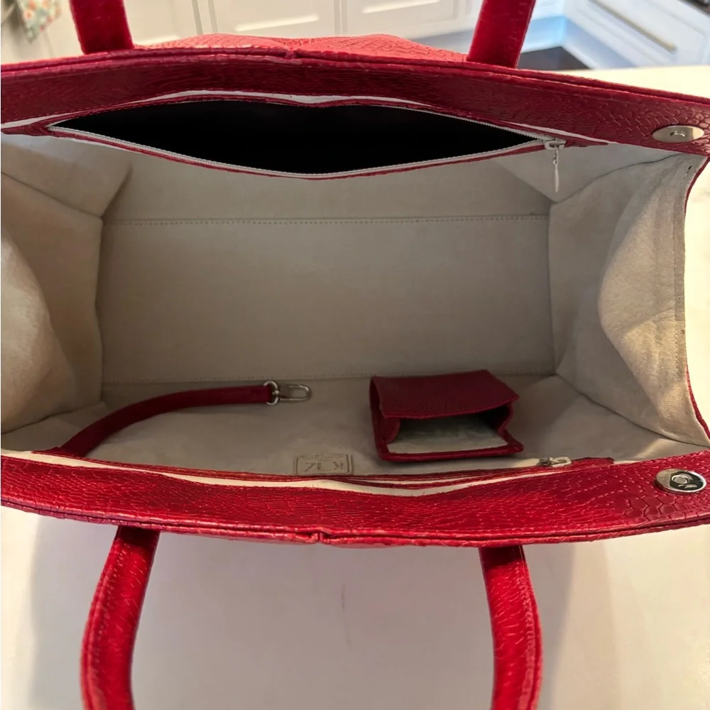 Custom leather satchel made in Vienna, Austria. - Picture 7 of 16